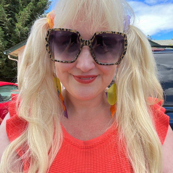 Meet your Posher, Nicole - Picture 6 of 16